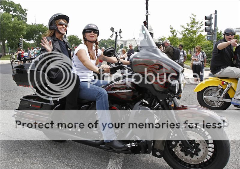 Sarah-Palin-Motorcycle-ride-Washington.jpg
